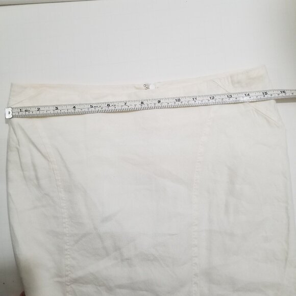 Bebe Brand Pencil Skirt White, Size 2 - Picture 8 of 16
